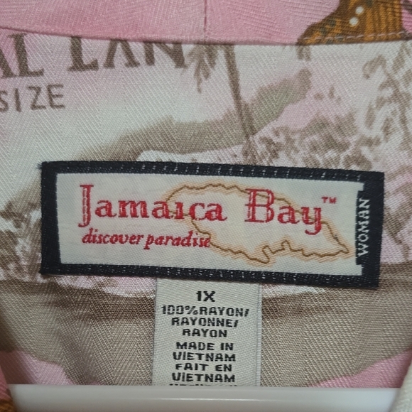 Pink Floral Sleeveless Blouse - Picture 2 of 7